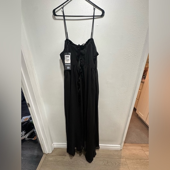 Elegant Black Lace Dress - Picture 6 of 6